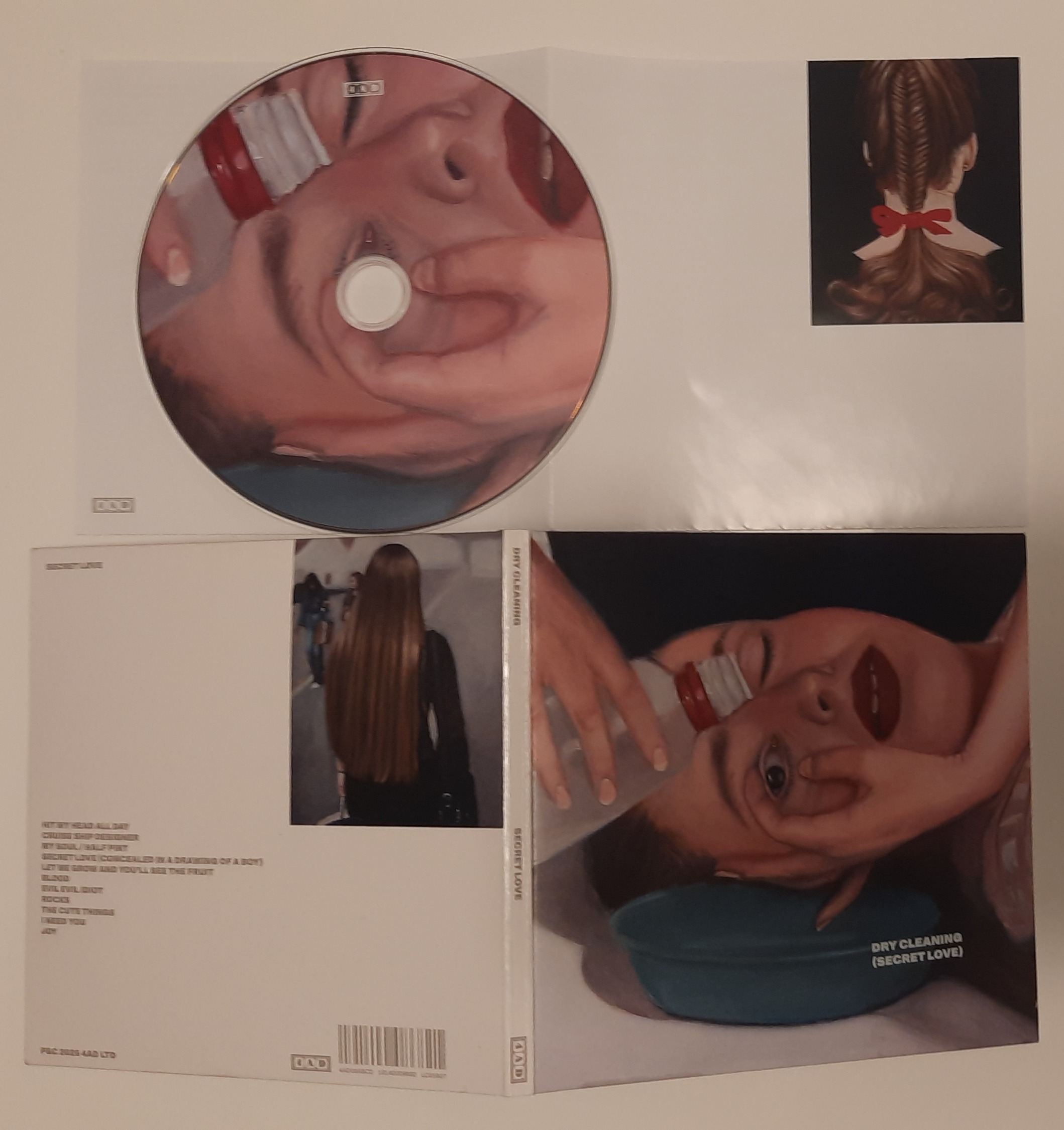 „Secret Love” – Dry Cleaning