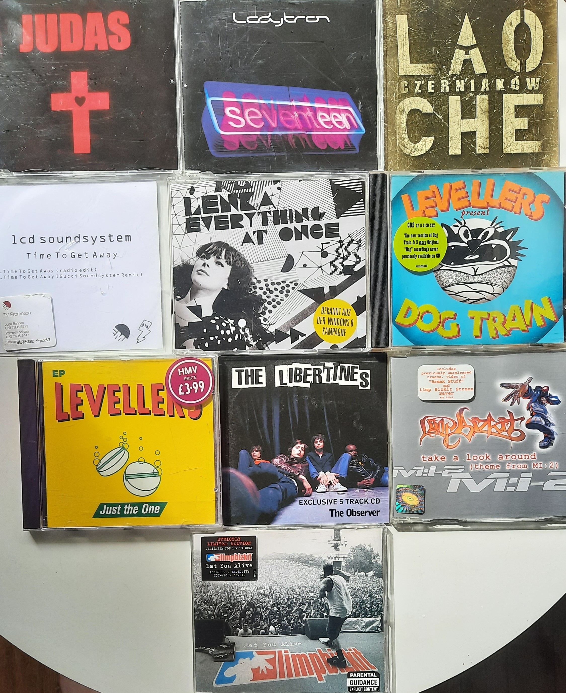 Single CD na literę L